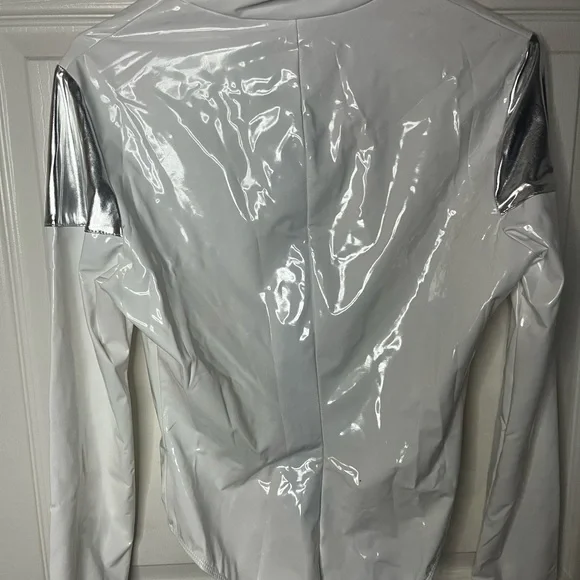 Forplay White and Silver Futuristic Women's costume - Picture 13 of 14